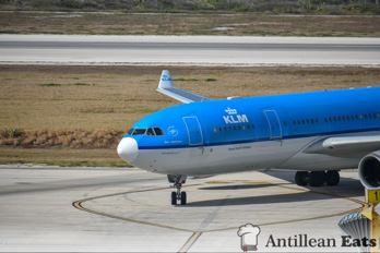 KLM Airbus A330 - taxiing at Curacao Airport