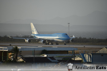 KLM - Boeing 747 landing at Curacao Airport