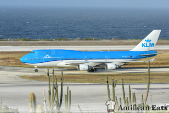 KLM - Boeing 747 taxiing at Curacao Airport