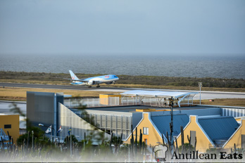 TUI Airlines - 767 taking off
